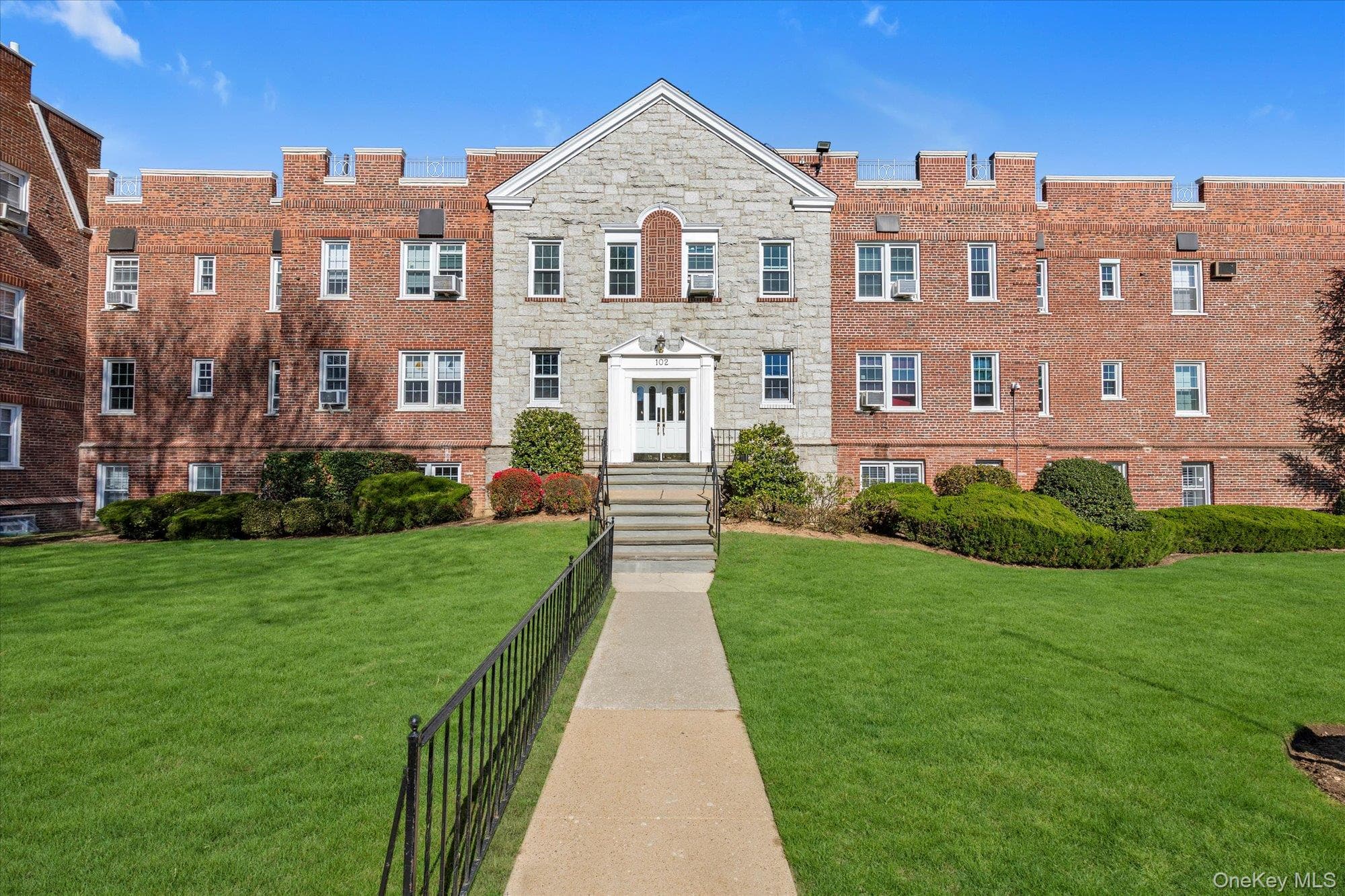 102 S Village Avenue Unit: 3B thumbnail 15