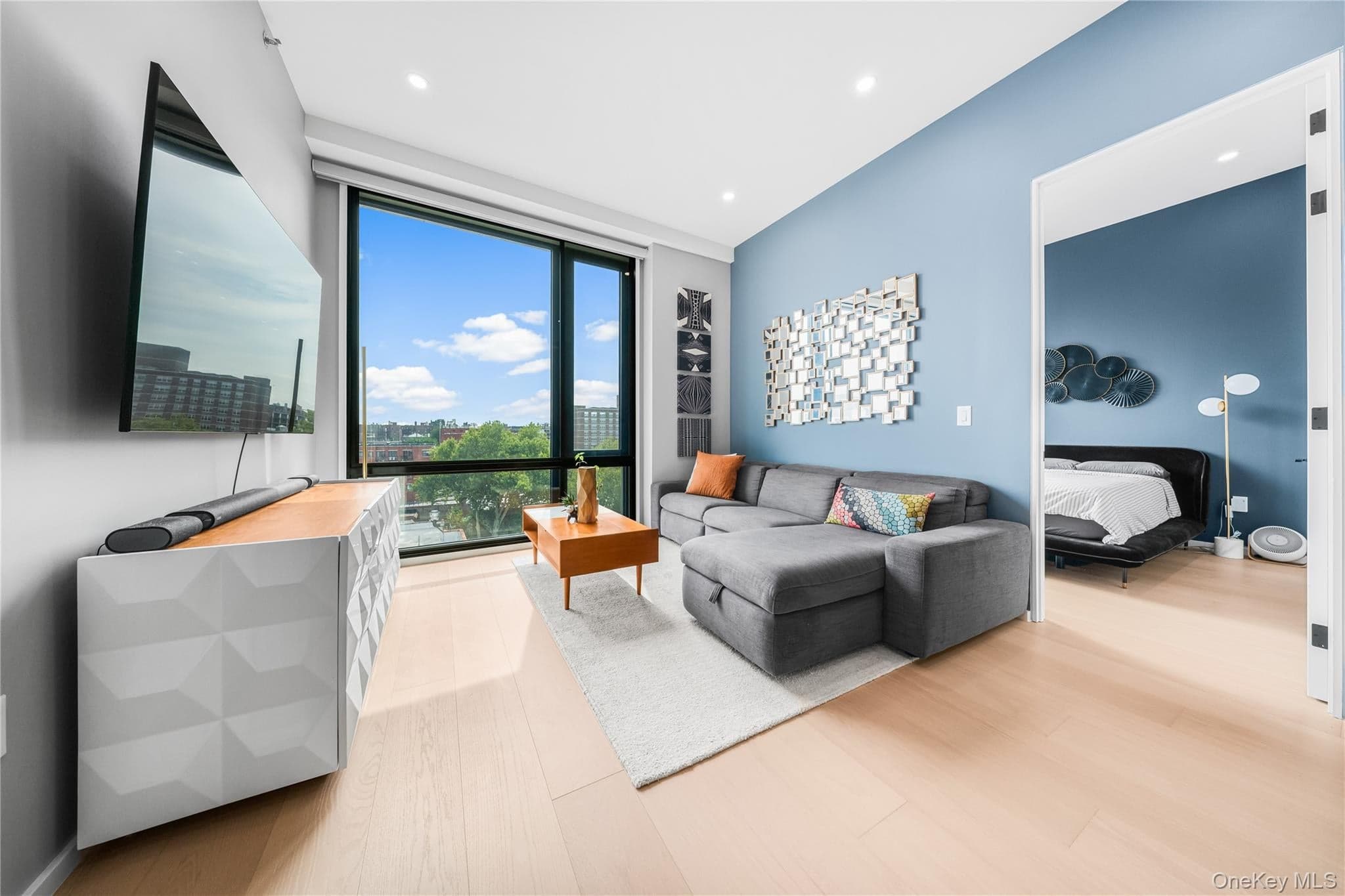 3116 21st Street Unit: PH1D thumbnail 2