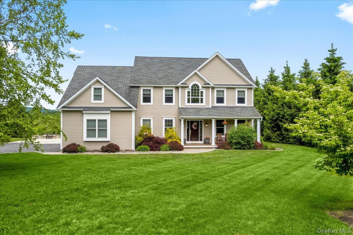 8 Shailin Lane, Brewster