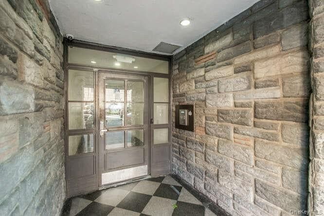 3230 Cruger Avenue Unit: 3K thumbnail 3