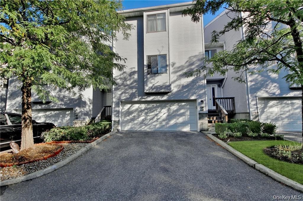 70 Chester Lane, Nanuet