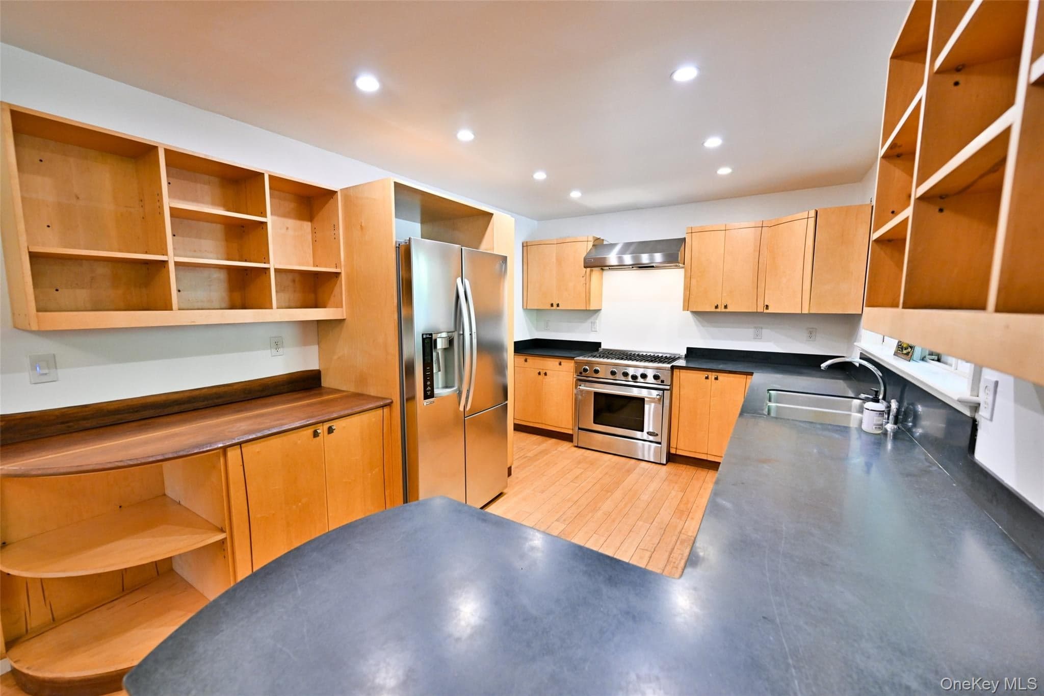 12 Tower Hill Road thumbnail 12