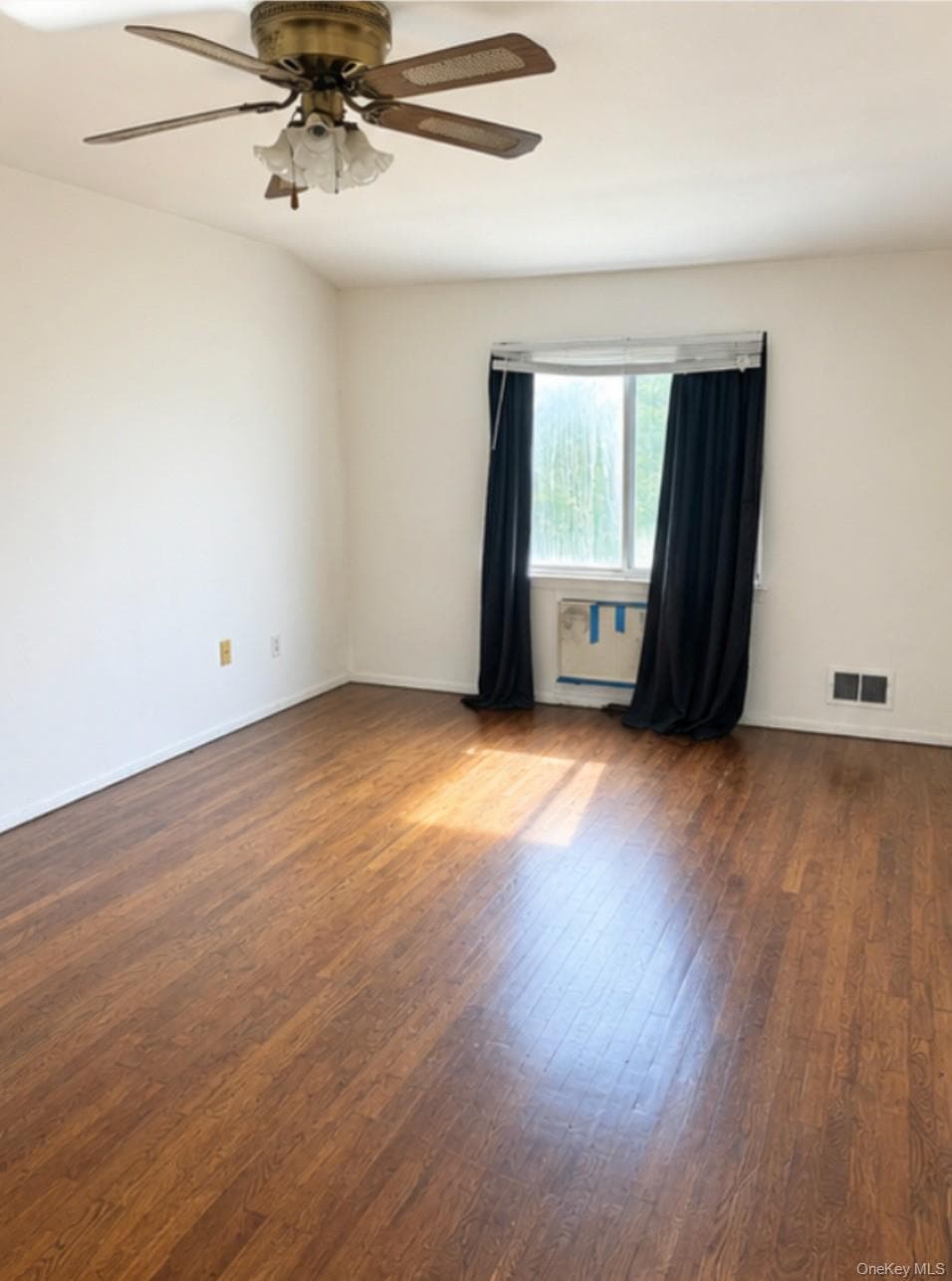 886 Rensselaer Avenue thumbnail 3