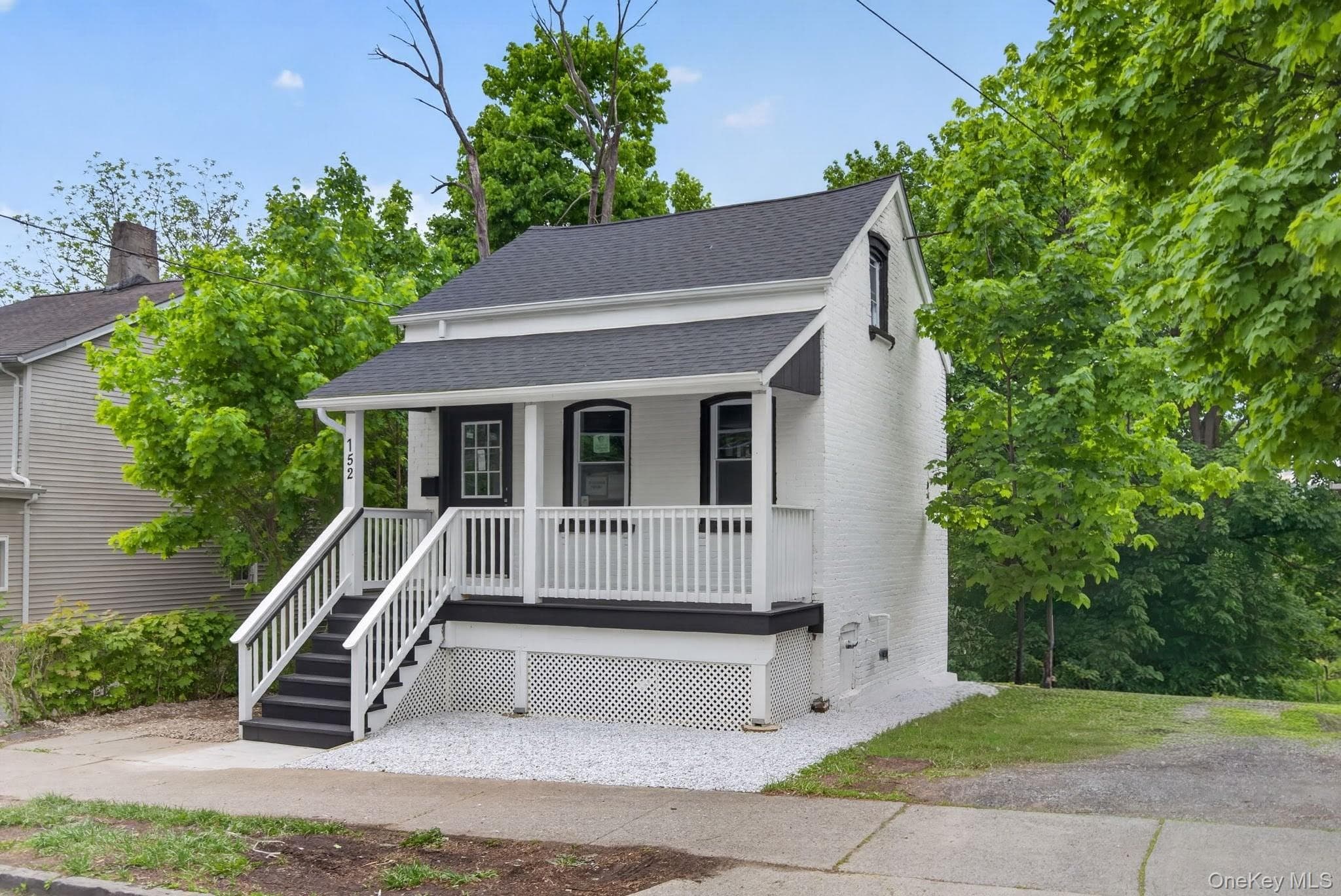 152 N Clinton Street photo 1