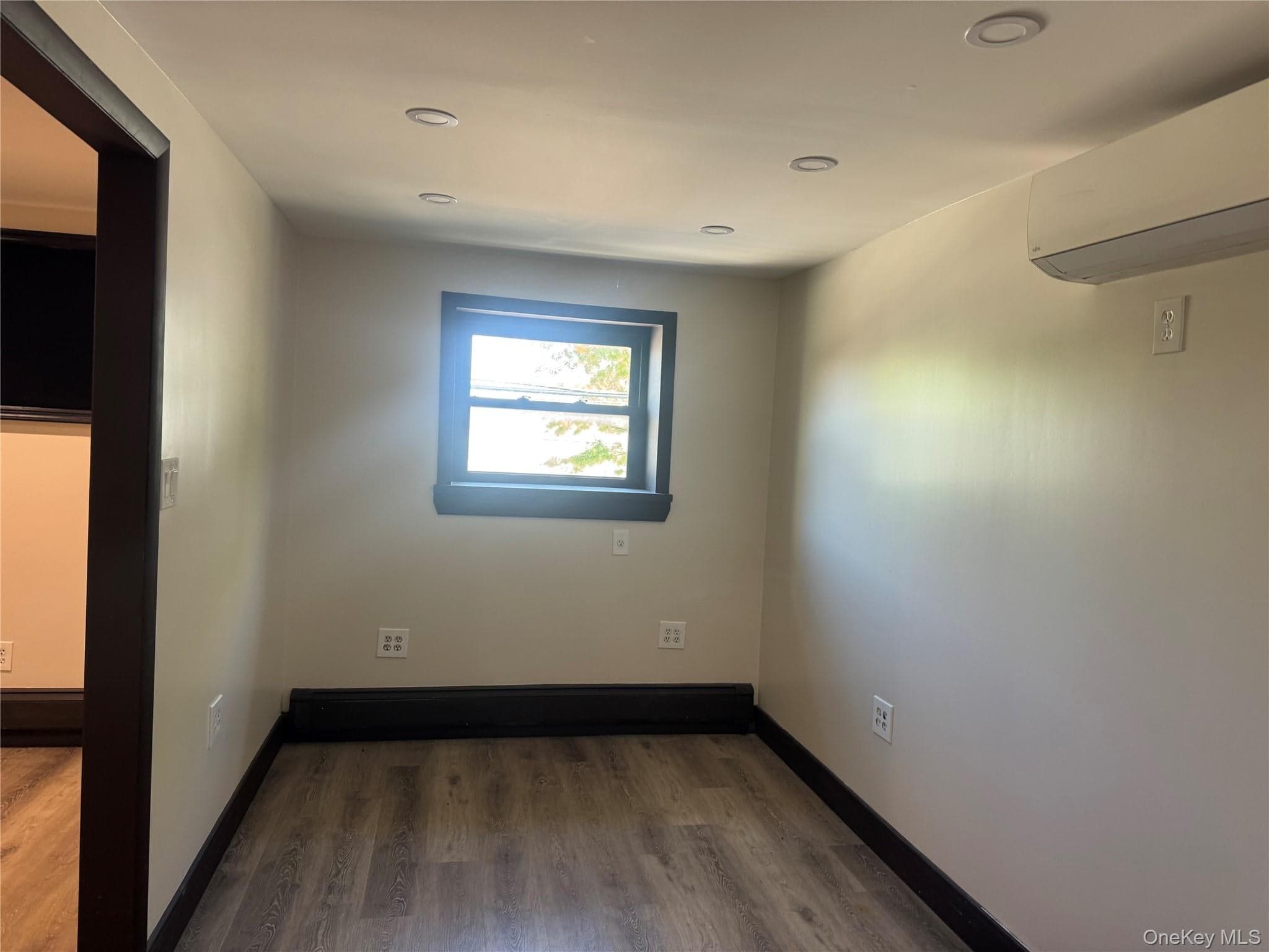 182 Vermont Avenue thumbnail 3