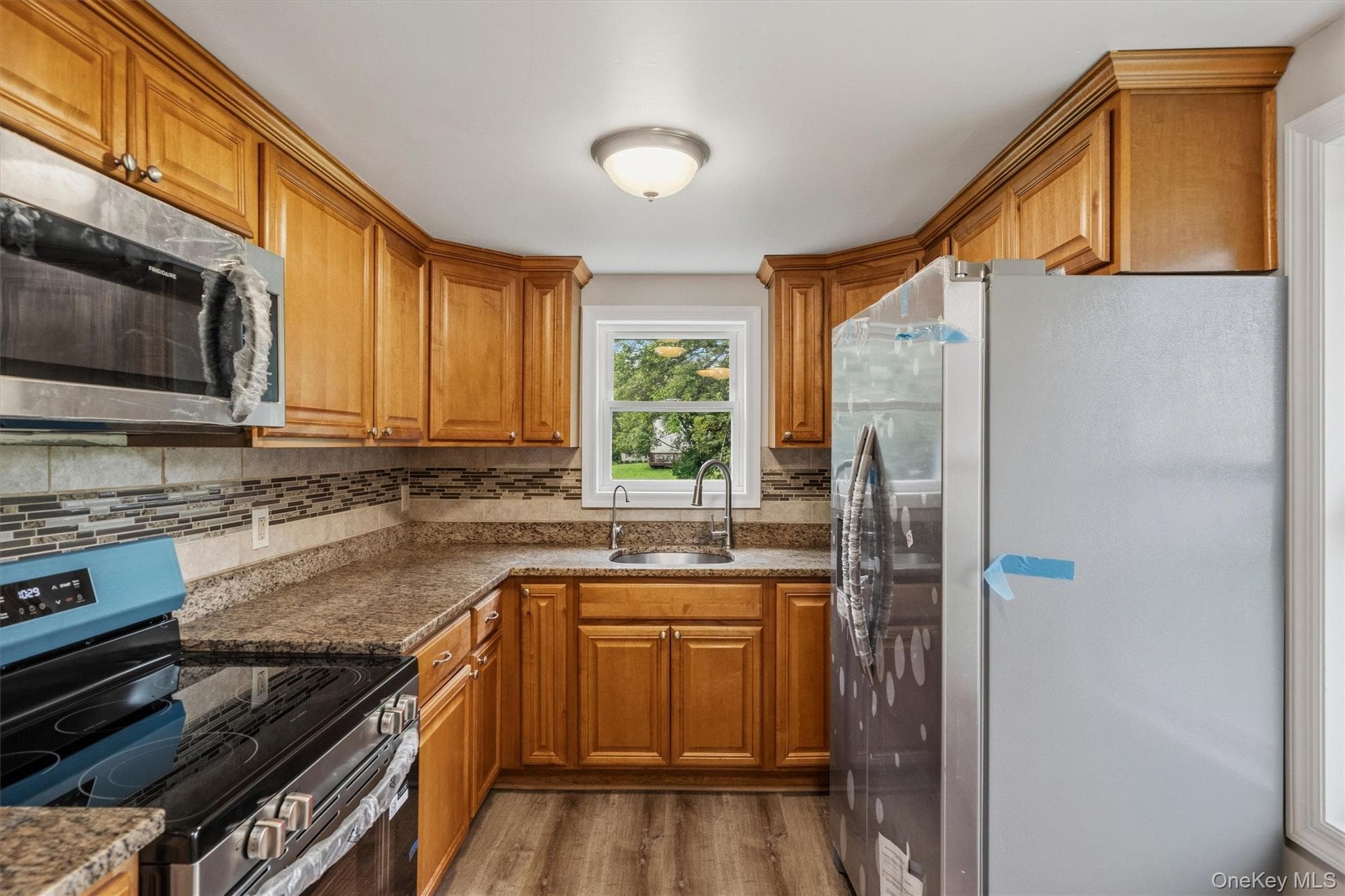 11 Strack Road thumbnail 16