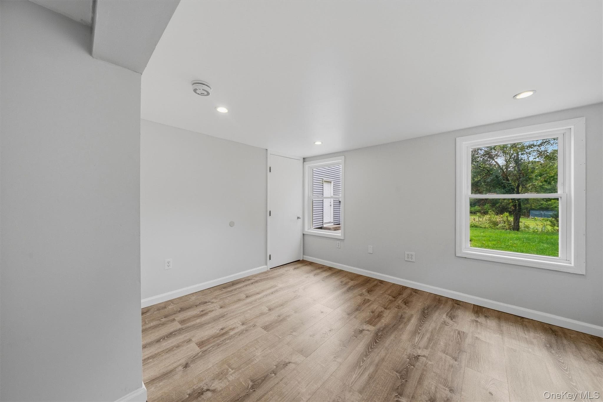 11 Strack Road thumbnail 36