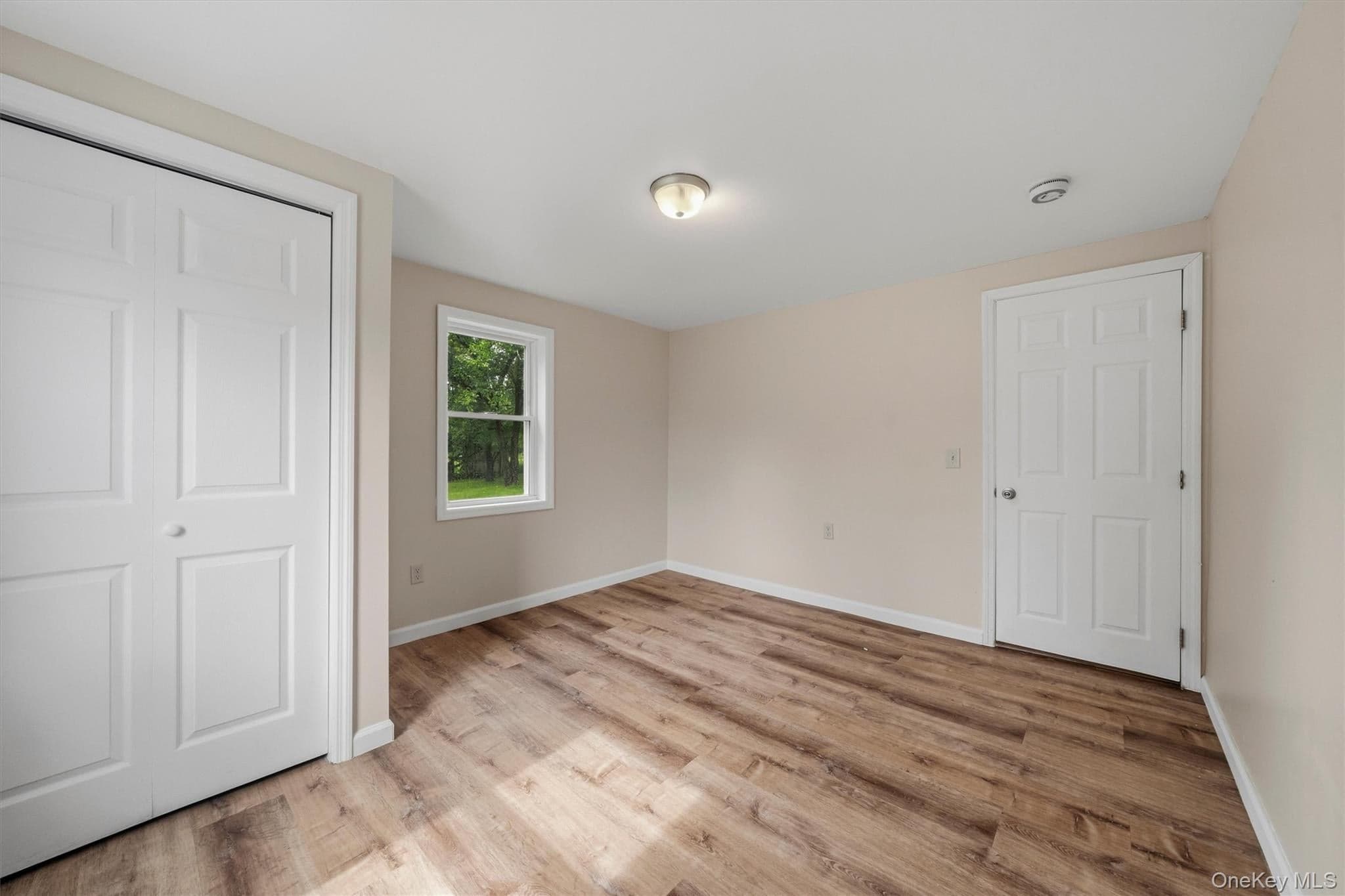 11 Strack Road thumbnail 25