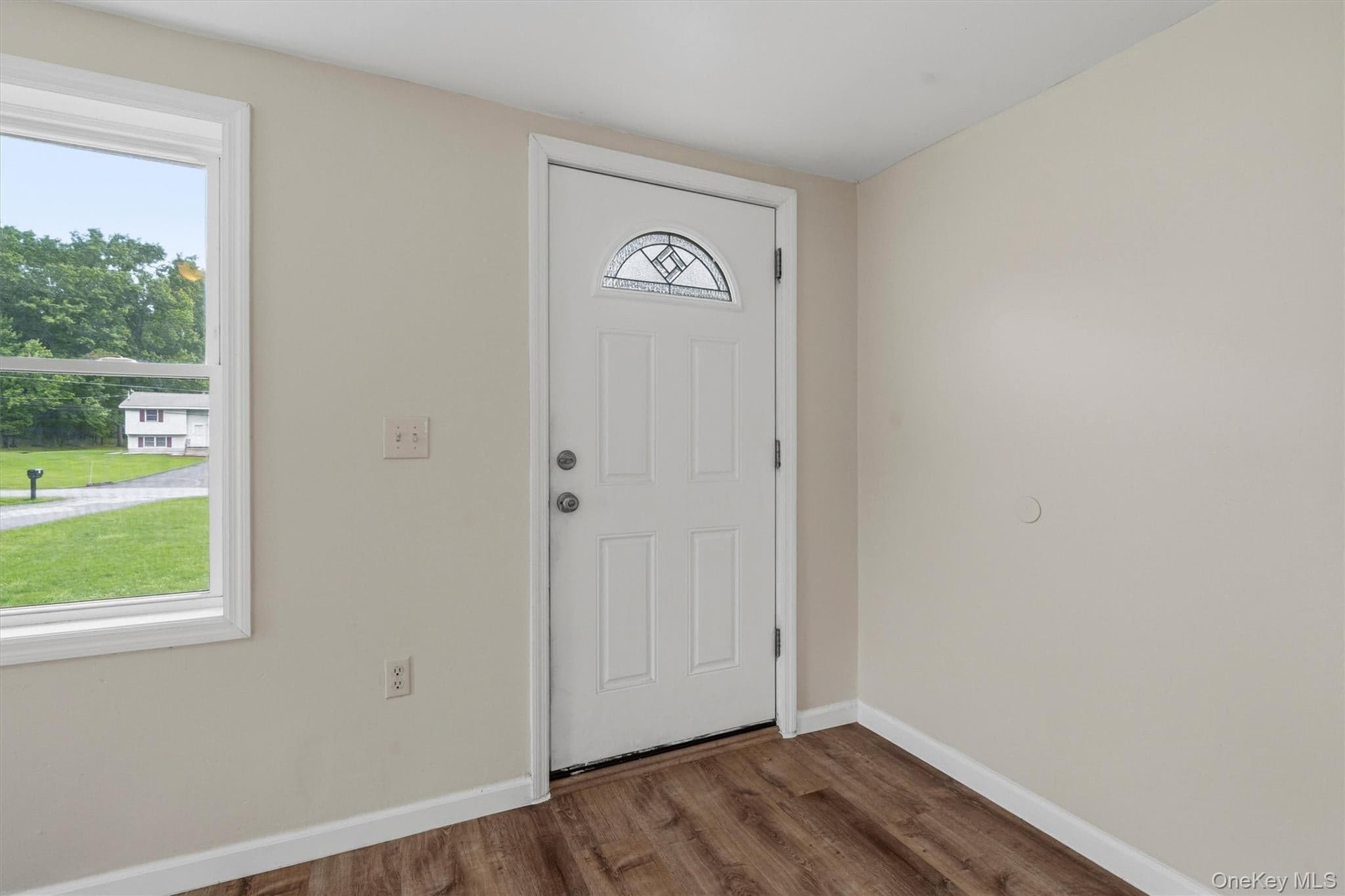 11 Strack Road thumbnail 9