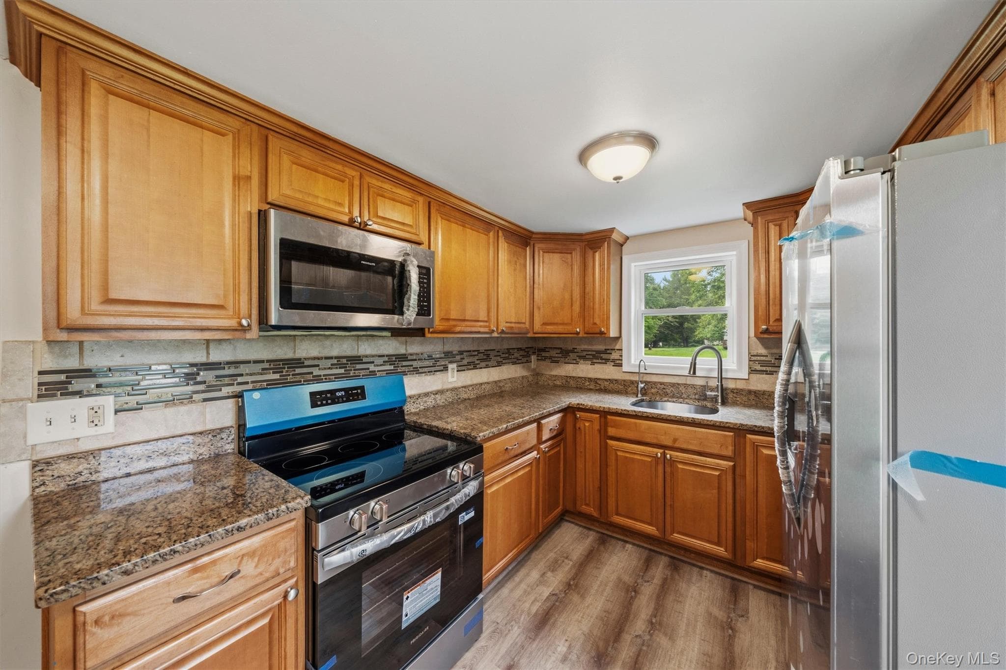11 Strack Road thumbnail 15