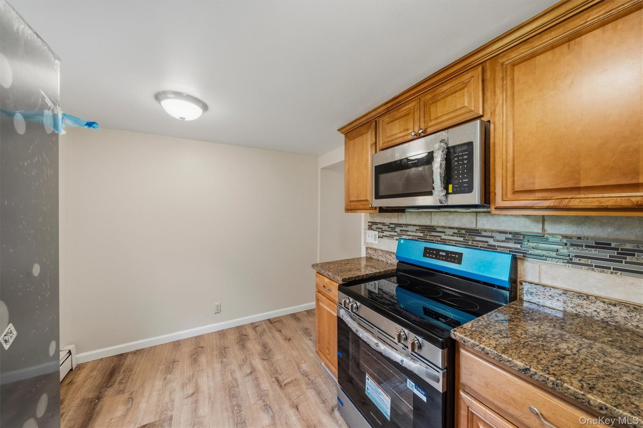 11 Strack Road thumbnail 18