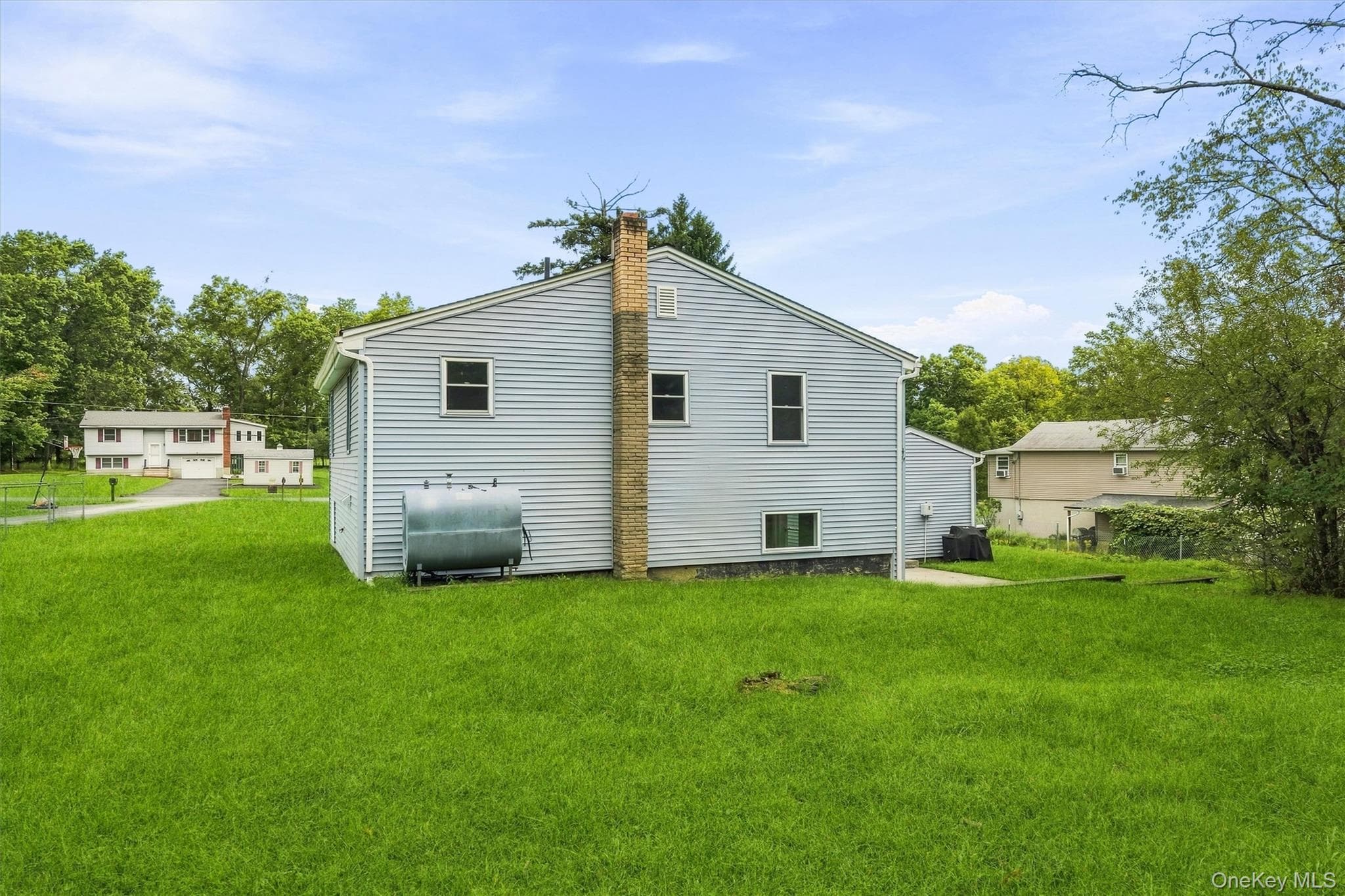 11 Strack Road thumbnail 43