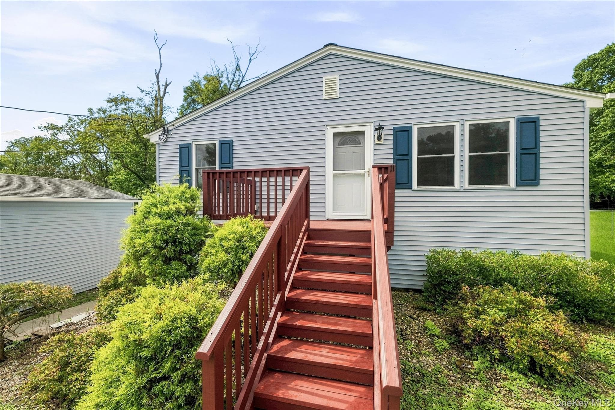 11 Strack Road thumbnail 4