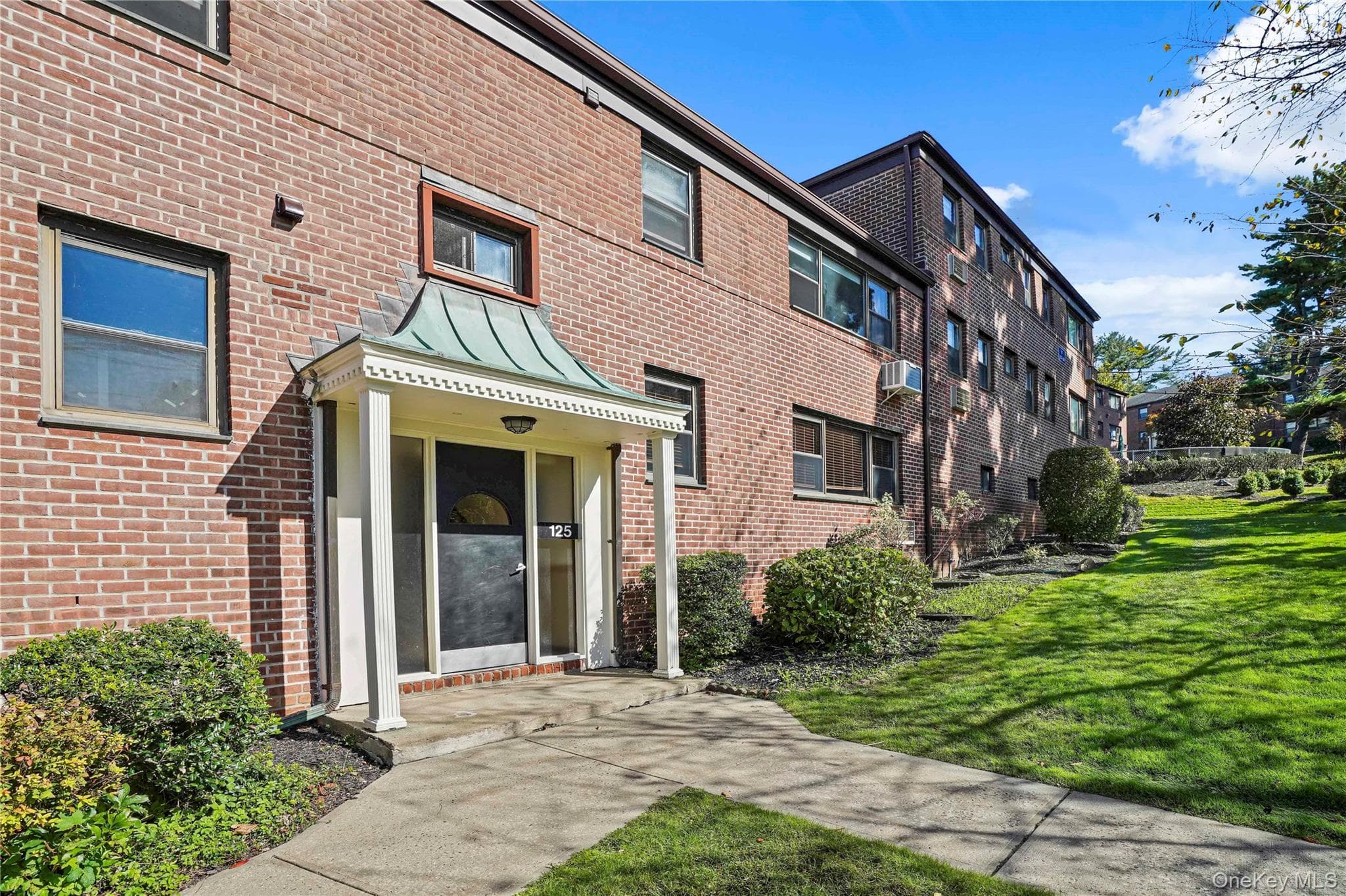 125 Beacon Hill Drive Unit: F-11, Dobbs Ferry