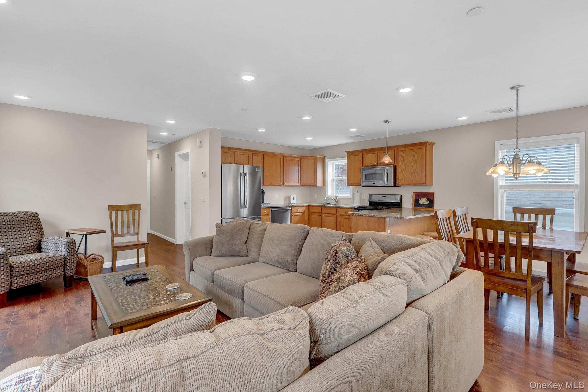 72 Arizona Avenue thumbnail 6
