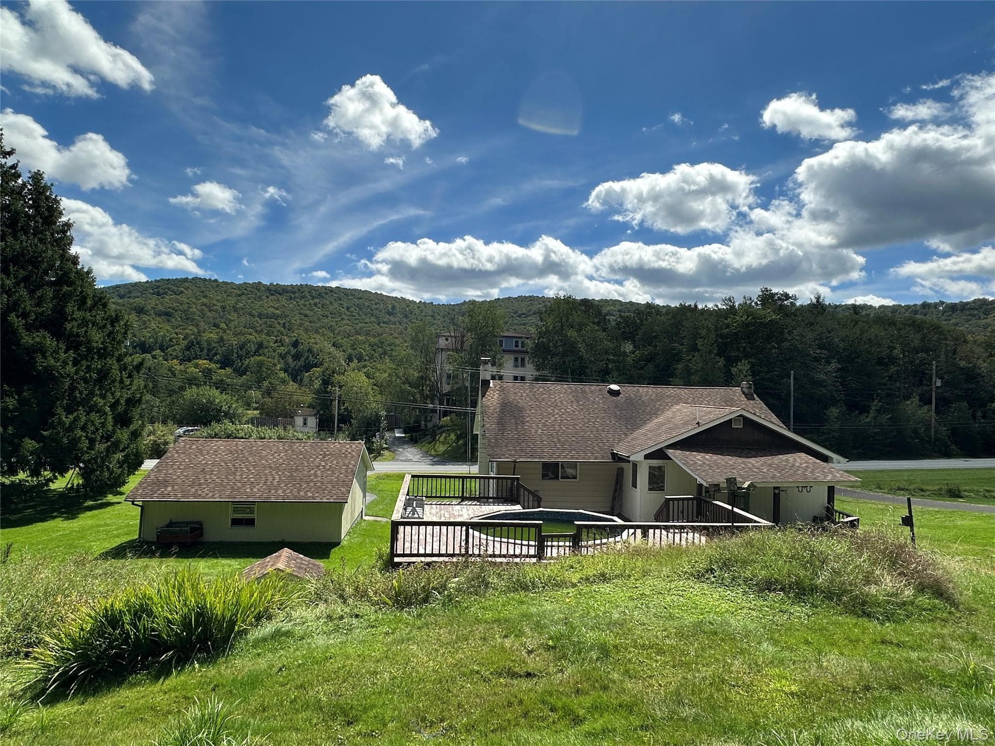 979 Debruce Road thumbnail 2