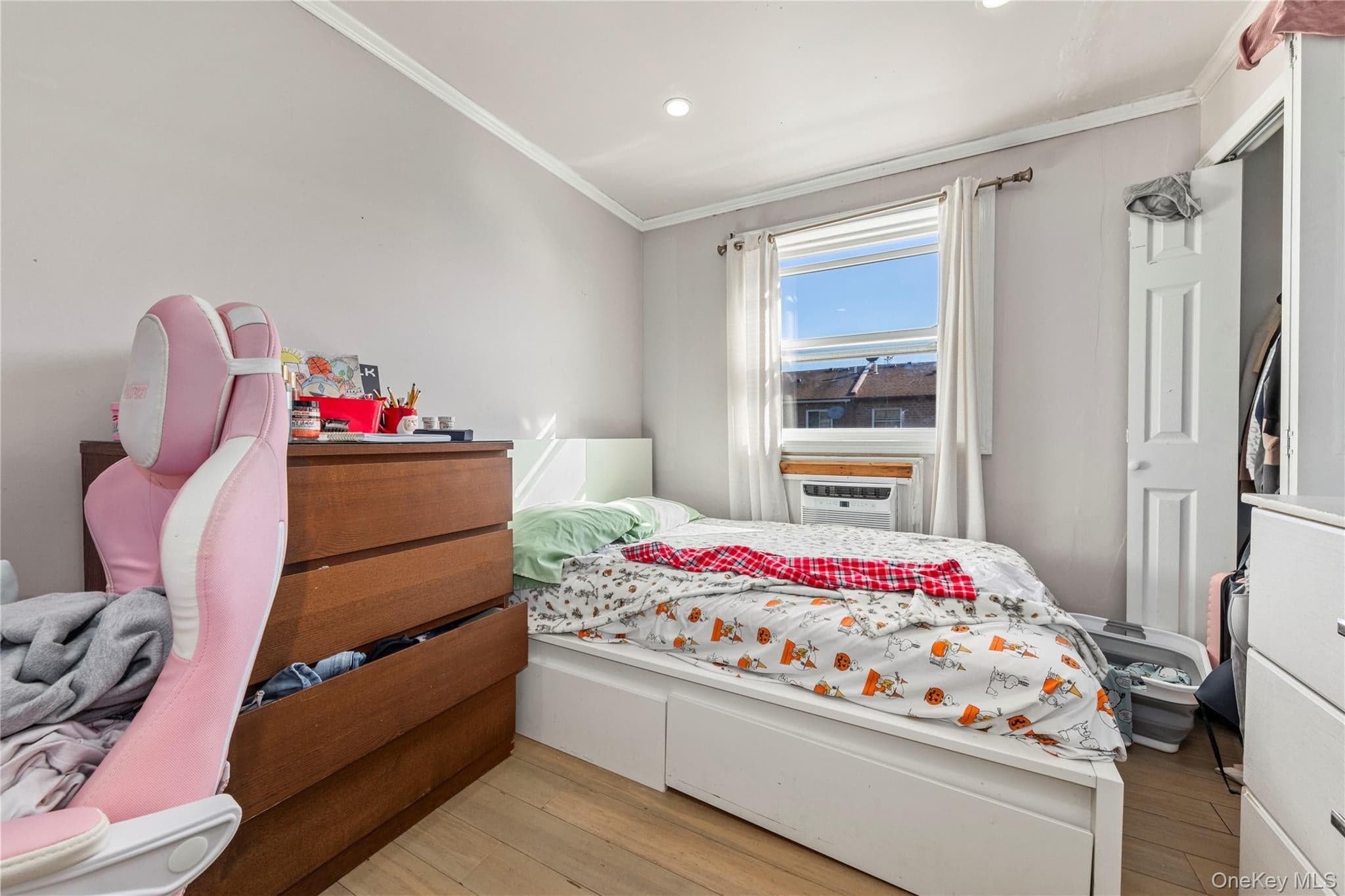368 Balcom Avenue thumbnail 6