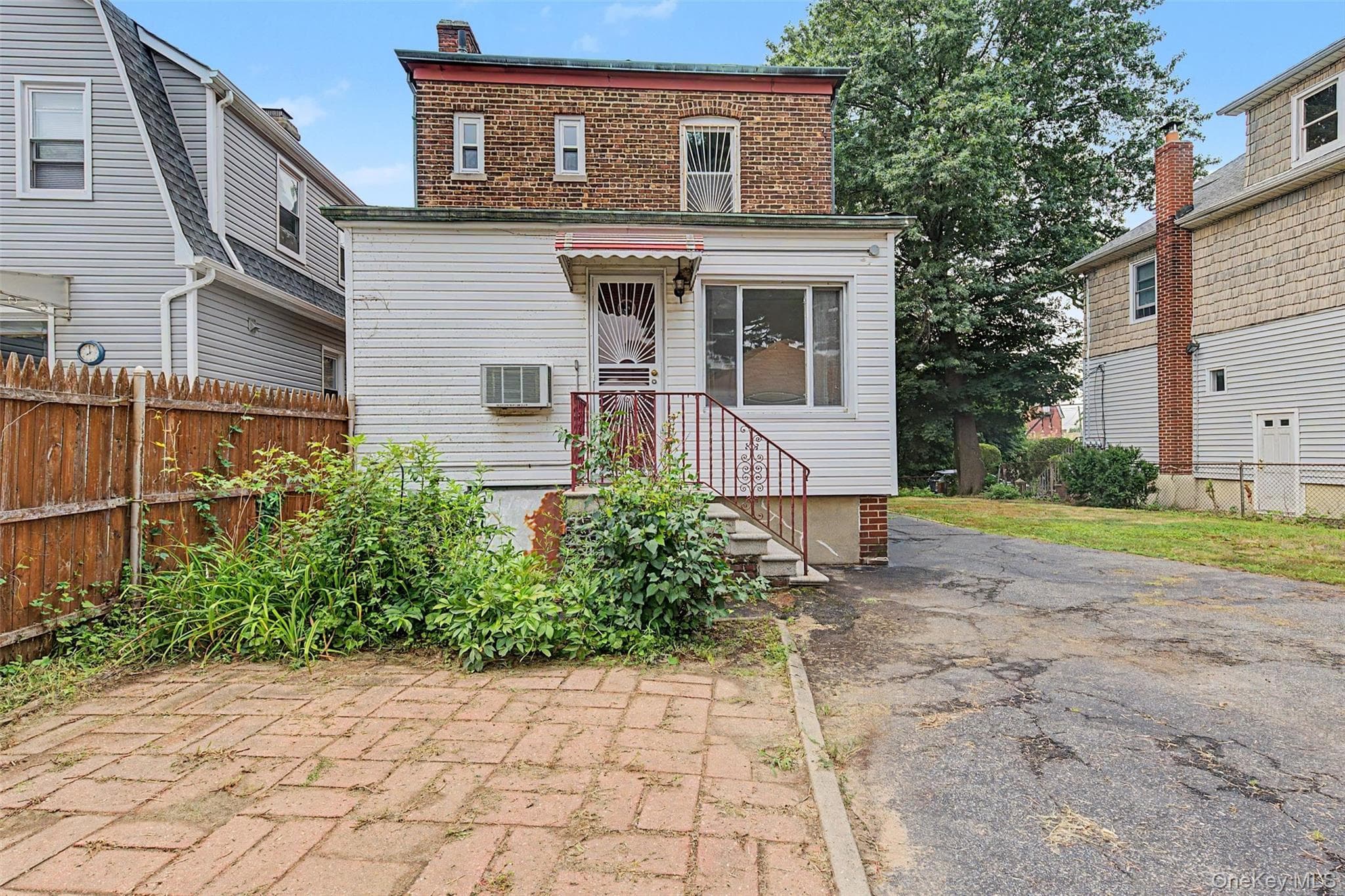 1085 Sackett Avenue thumbnail 4
