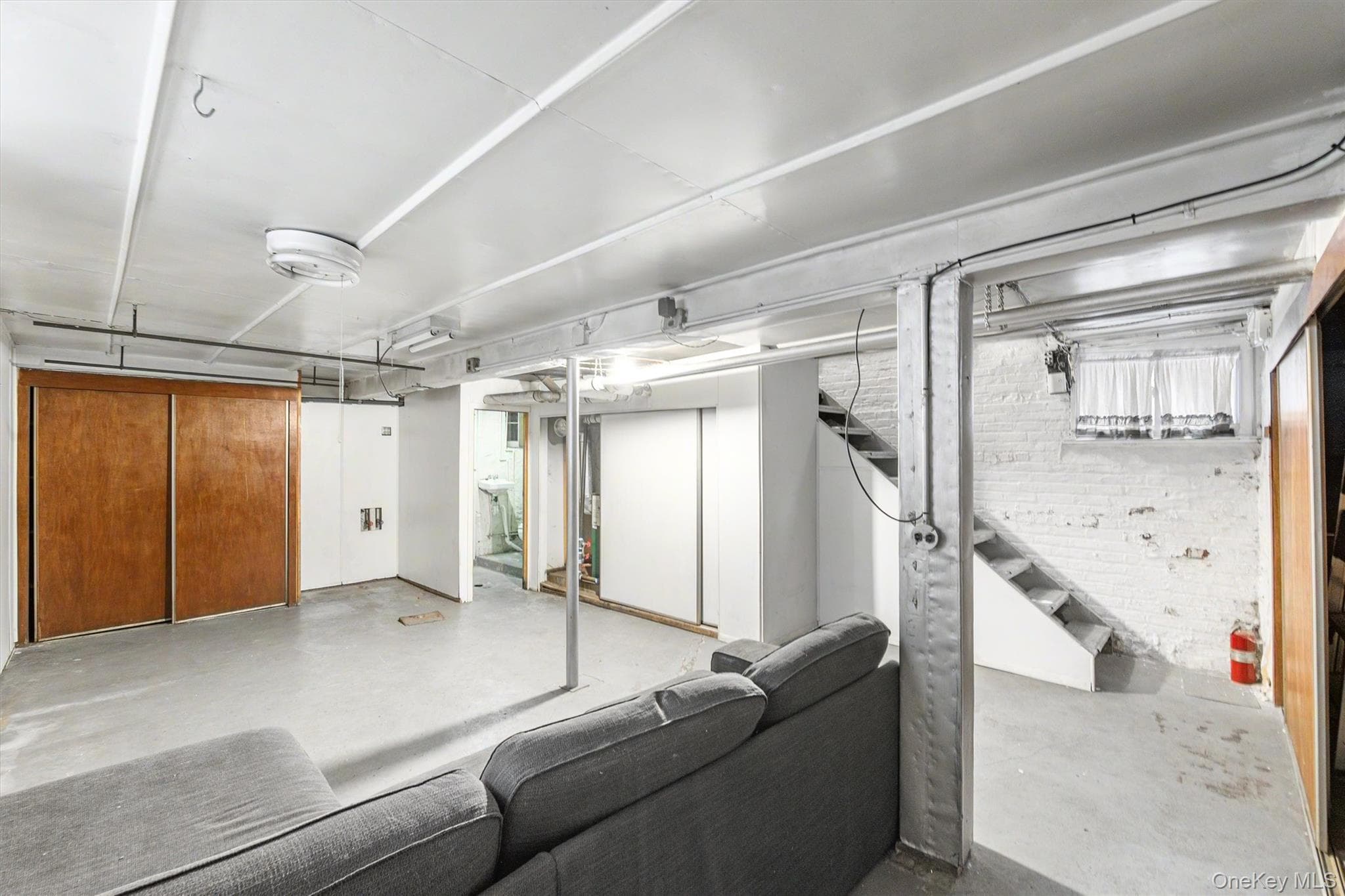 1085 Sackett Avenue thumbnail 39