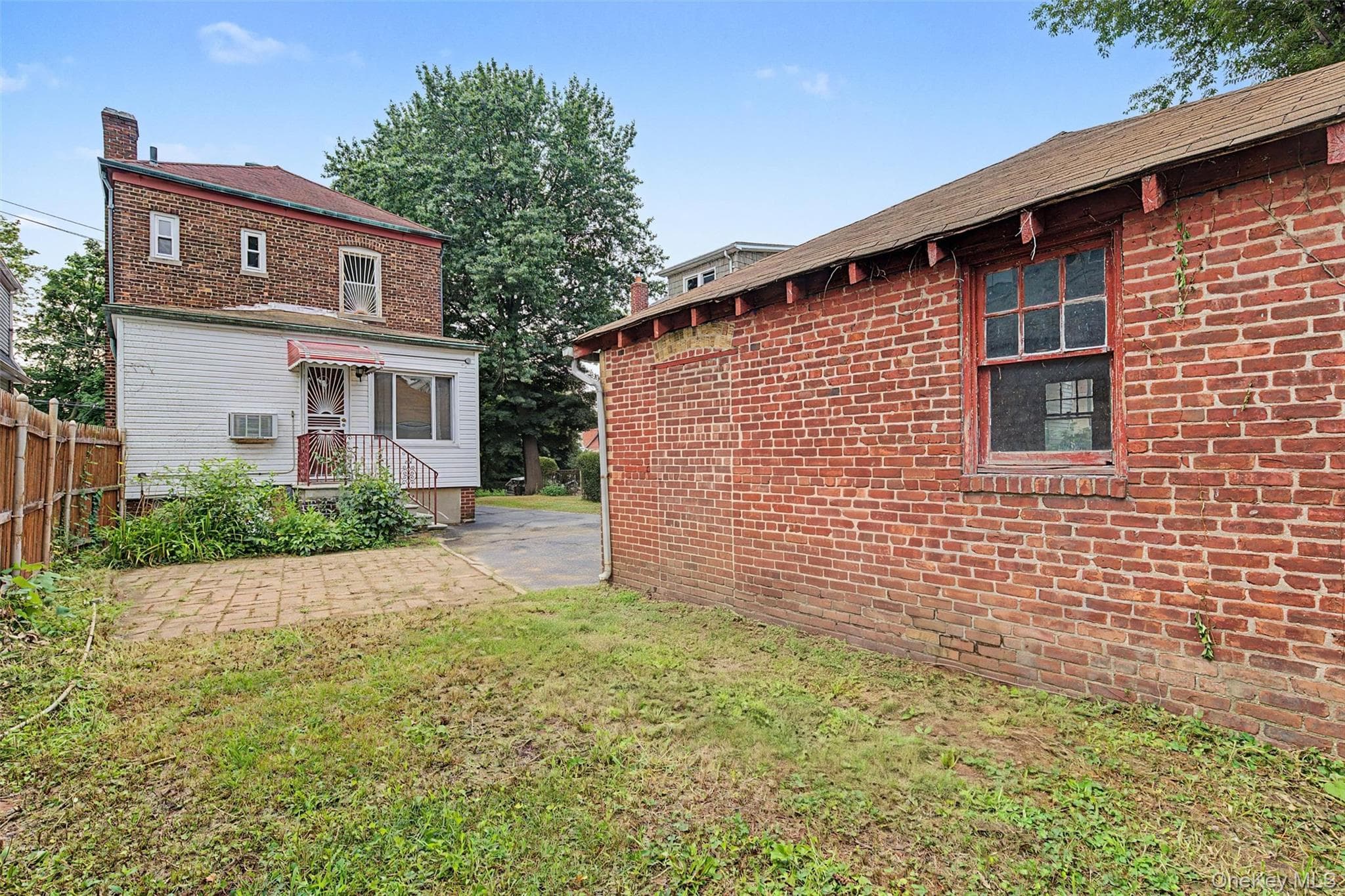 1085 Sackett Avenue thumbnail 5