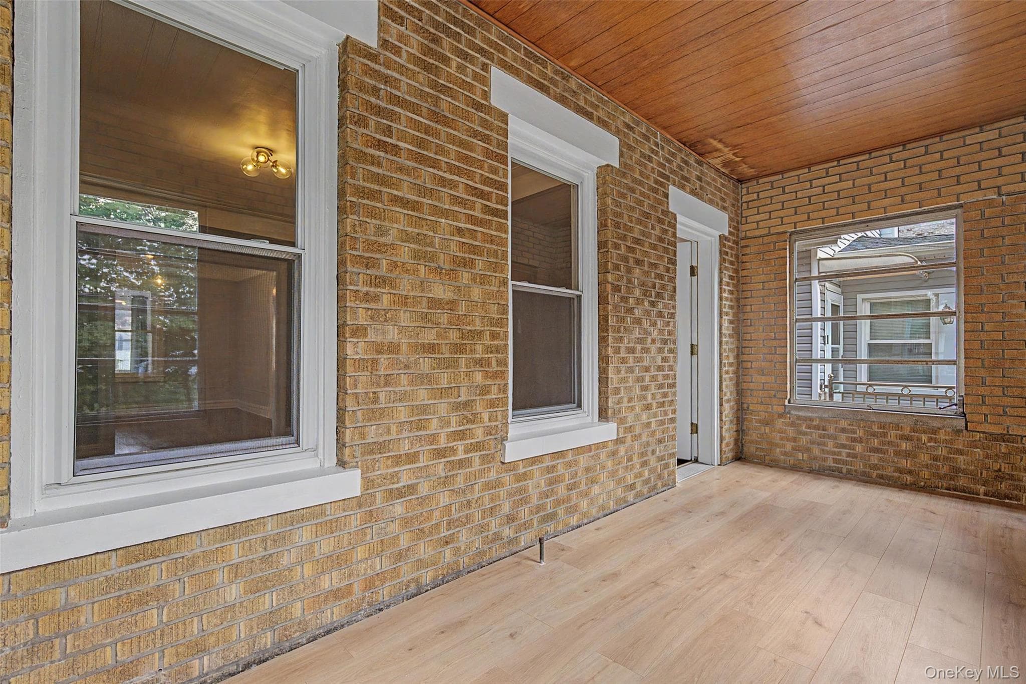 1085 Sackett Avenue thumbnail 9
