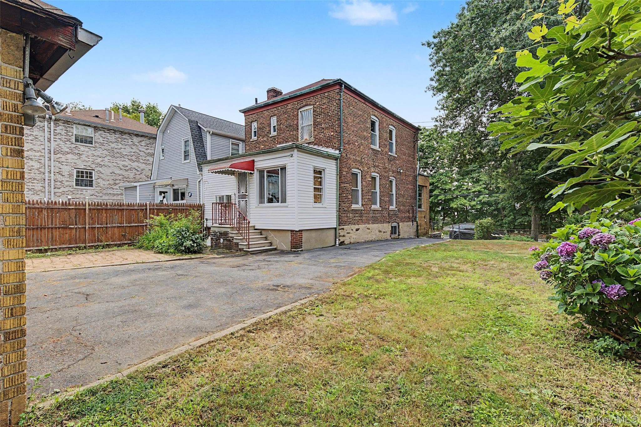 1085 Sackett Avenue thumbnail 6