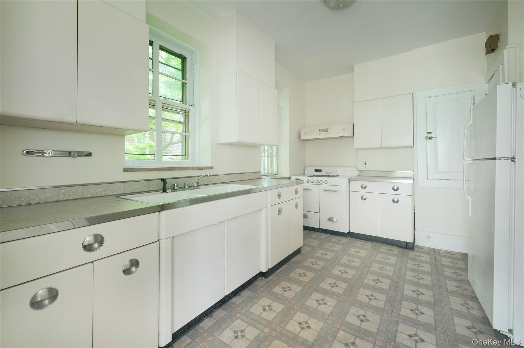 34-22 81 Street Unit: 42 thumbnail 5