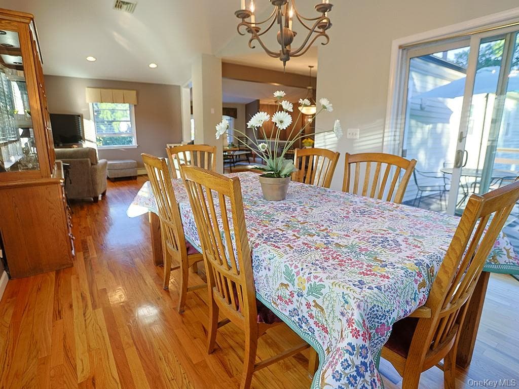 104 Ayers Court thumbnail 13