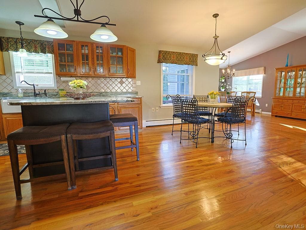 104 Ayers Court thumbnail 4
