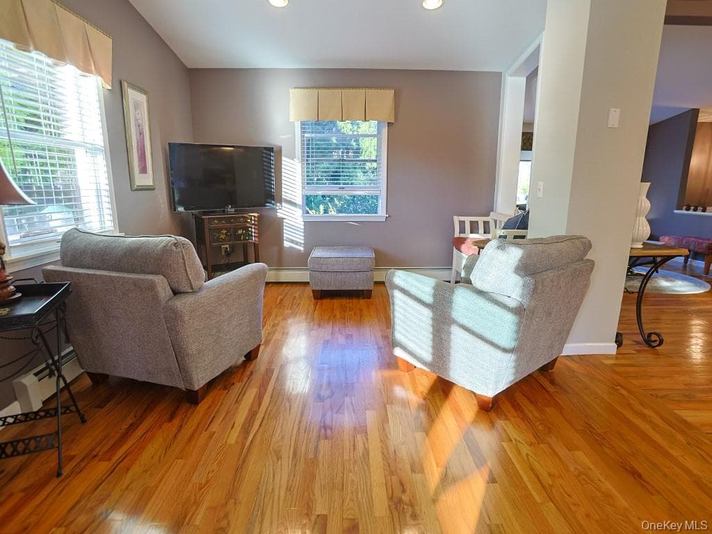 104 Ayers Court thumbnail 14