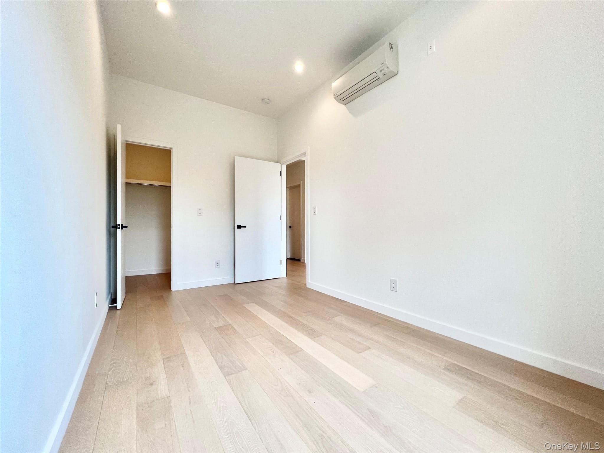 427 Metropolitan Avenue thumbnail 5
