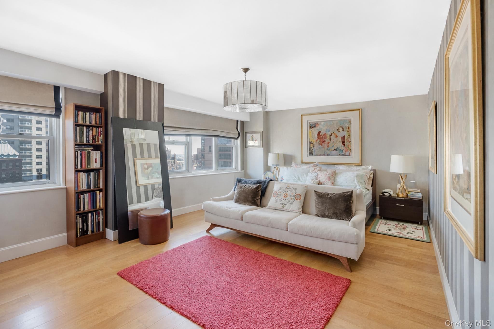 400 E 54th Street Unit: 25C thumbnail 3