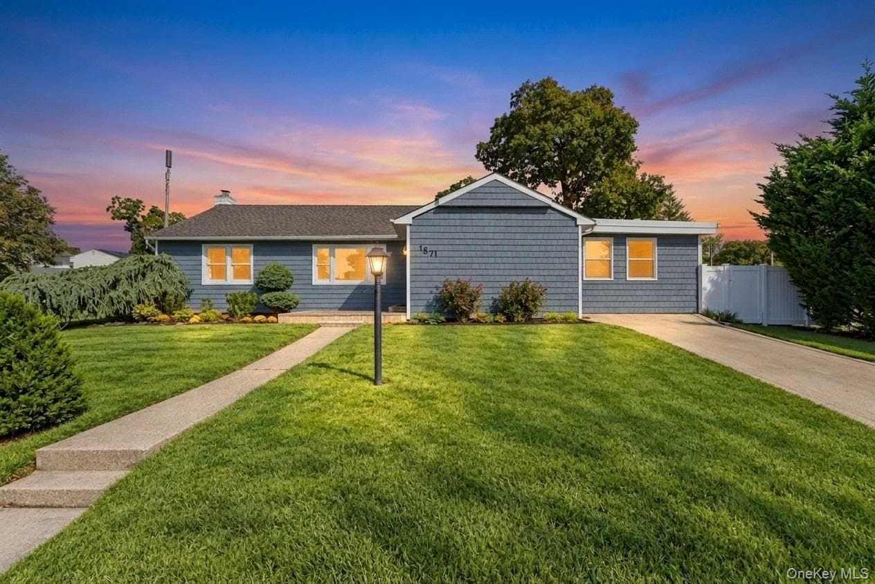 1871 Relyea Drive photo 1