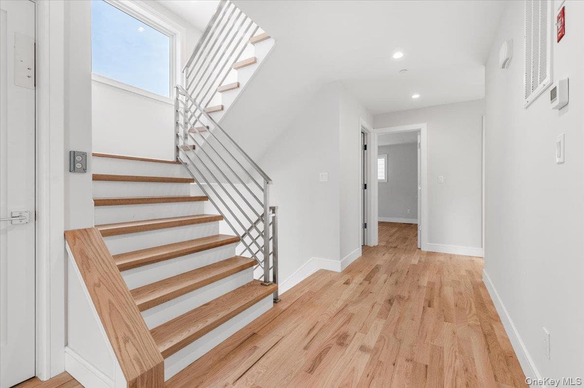 56 Oregon Street thumbnail 15
