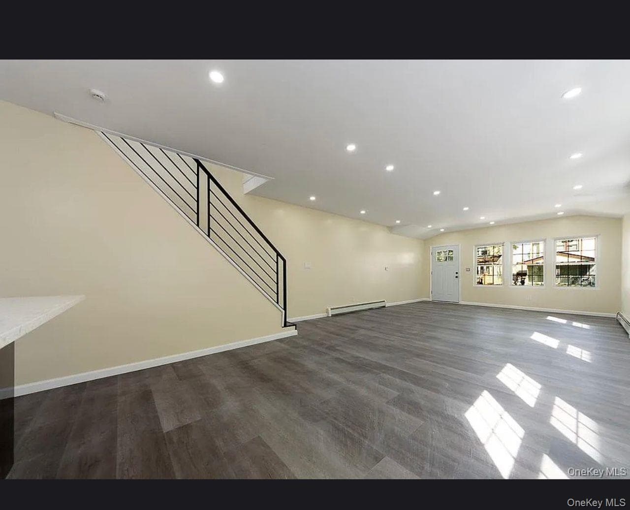 109-16 221st Street thumbnail 2