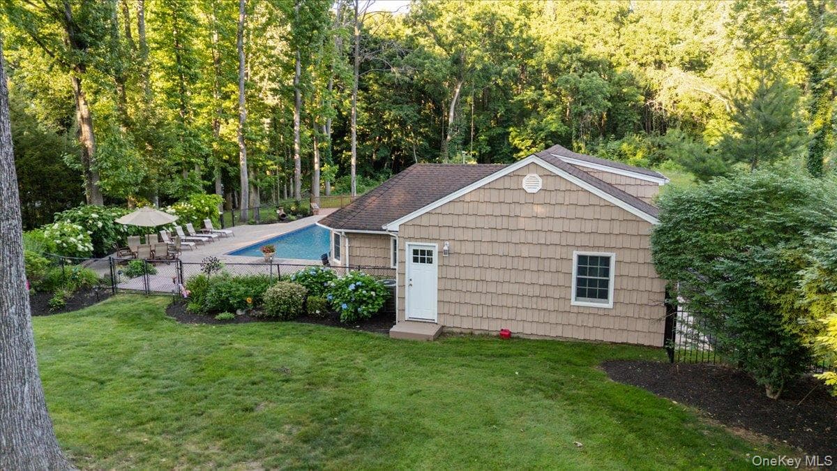 96 Plainview Road thumbnail 34
