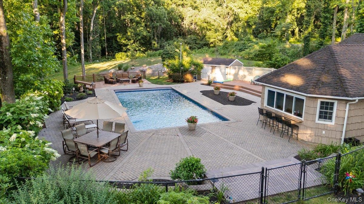 96 Plainview Road thumbnail 28