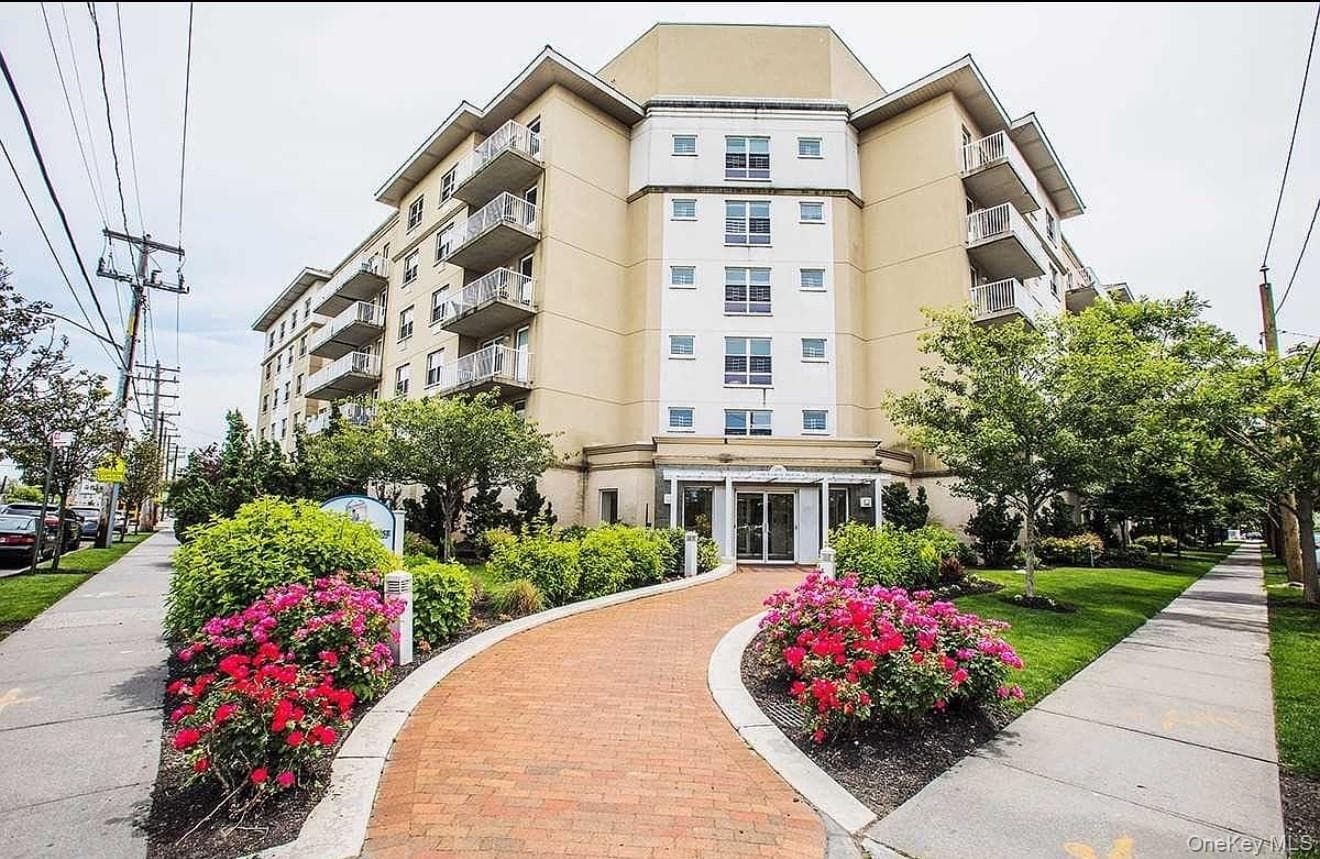 260 Beach 81st Street Unit: 6V, Rockaway Beach
