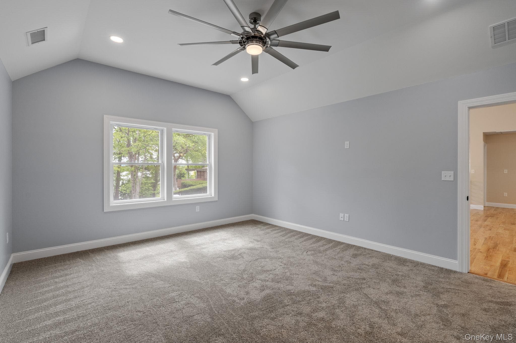 61 Smith Avenue thumbnail 17