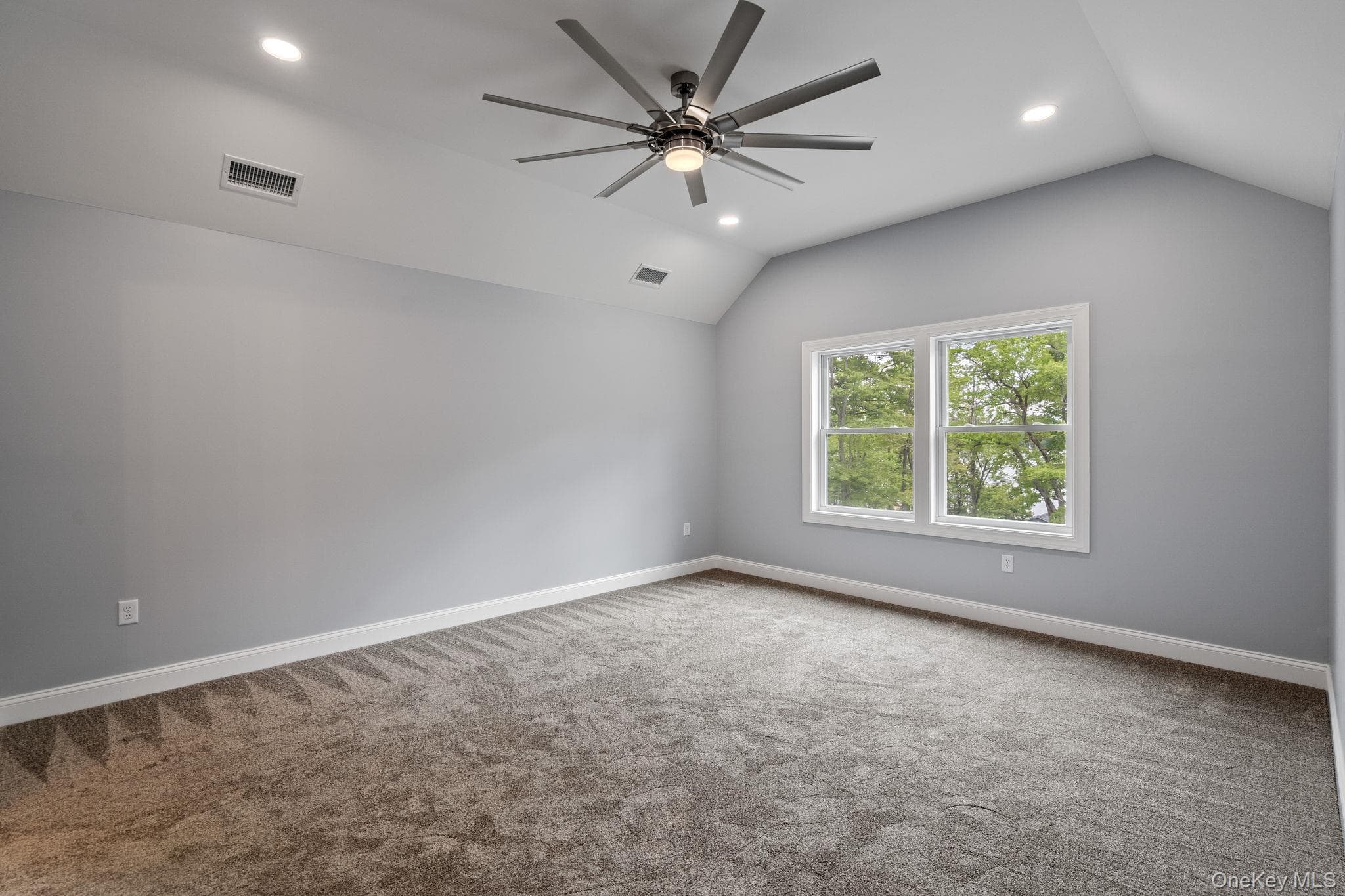 61 Smith Avenue thumbnail 16