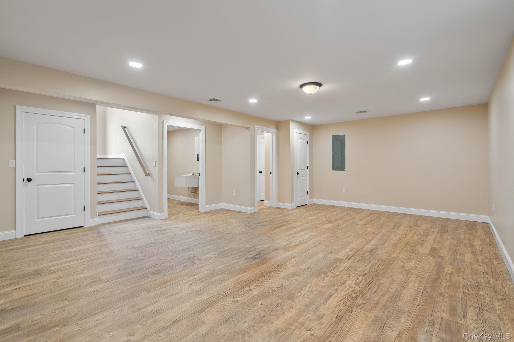 61 Smith Avenue thumbnail 30