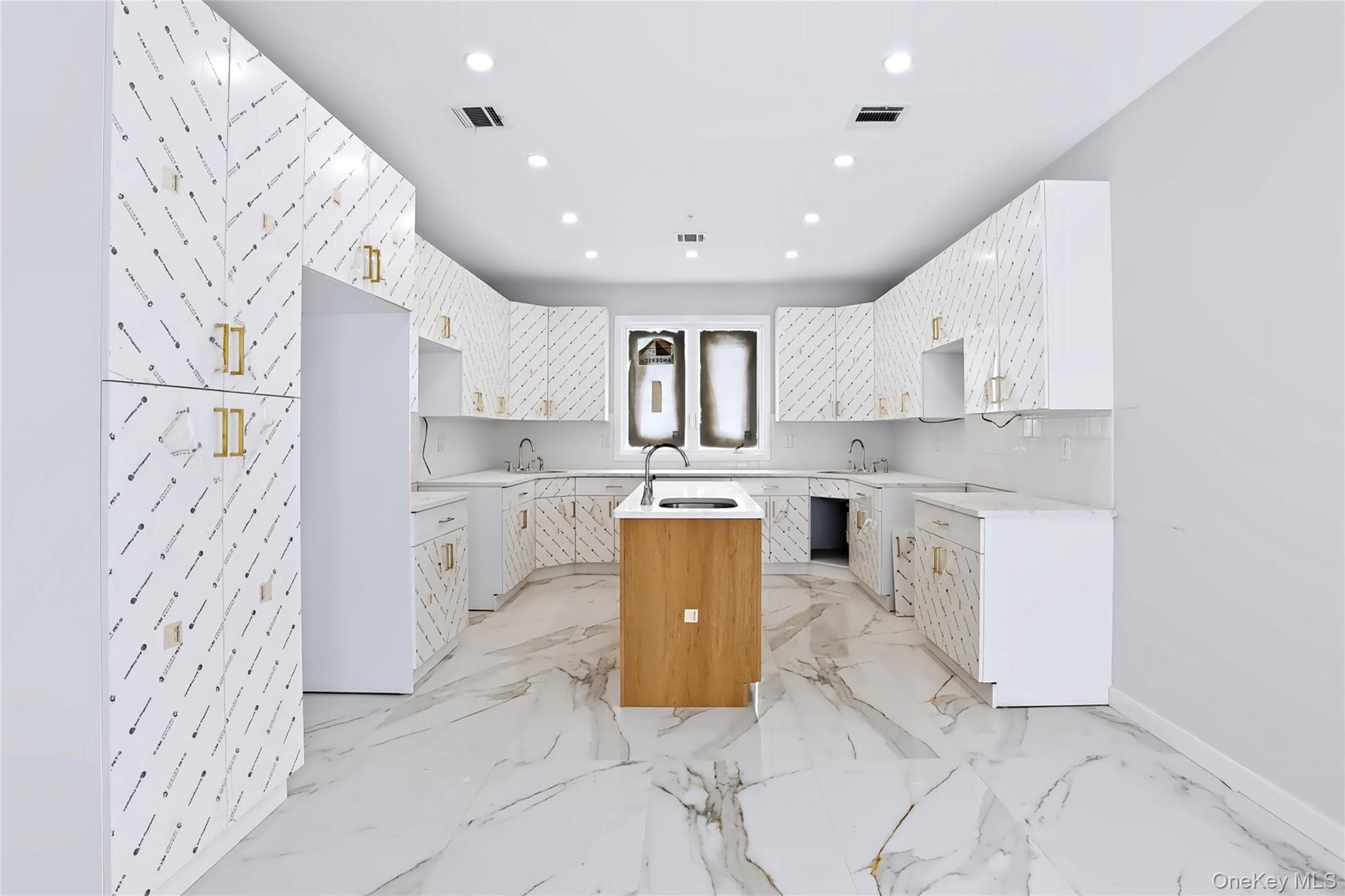 16 Phyllis Terrace Unit: 301 thumbnail 6
