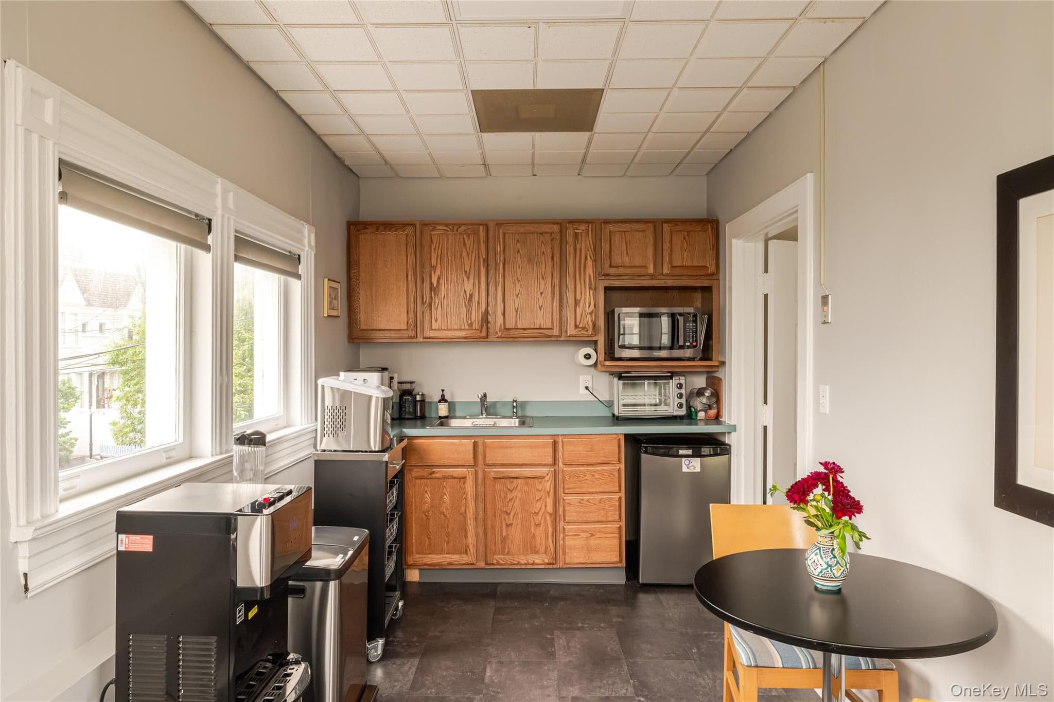 437 E Allen Street thumbnail 29