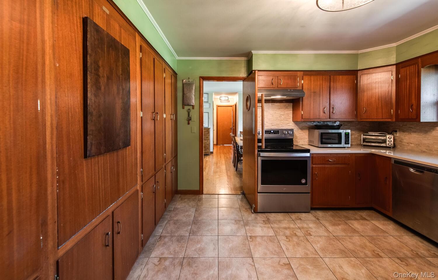 394 Smith Road thumbnail 15