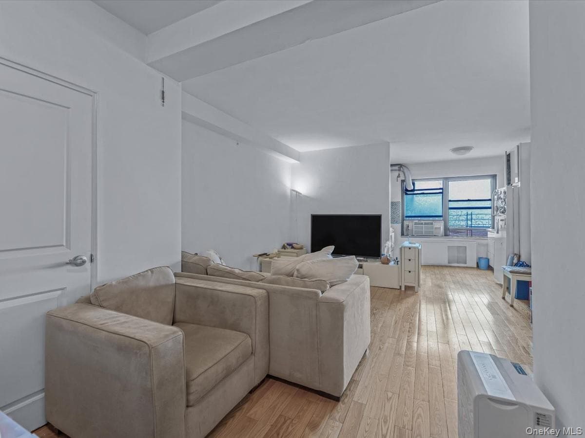 9905 63rd Drive Dr Unit: 7R, Rego Park