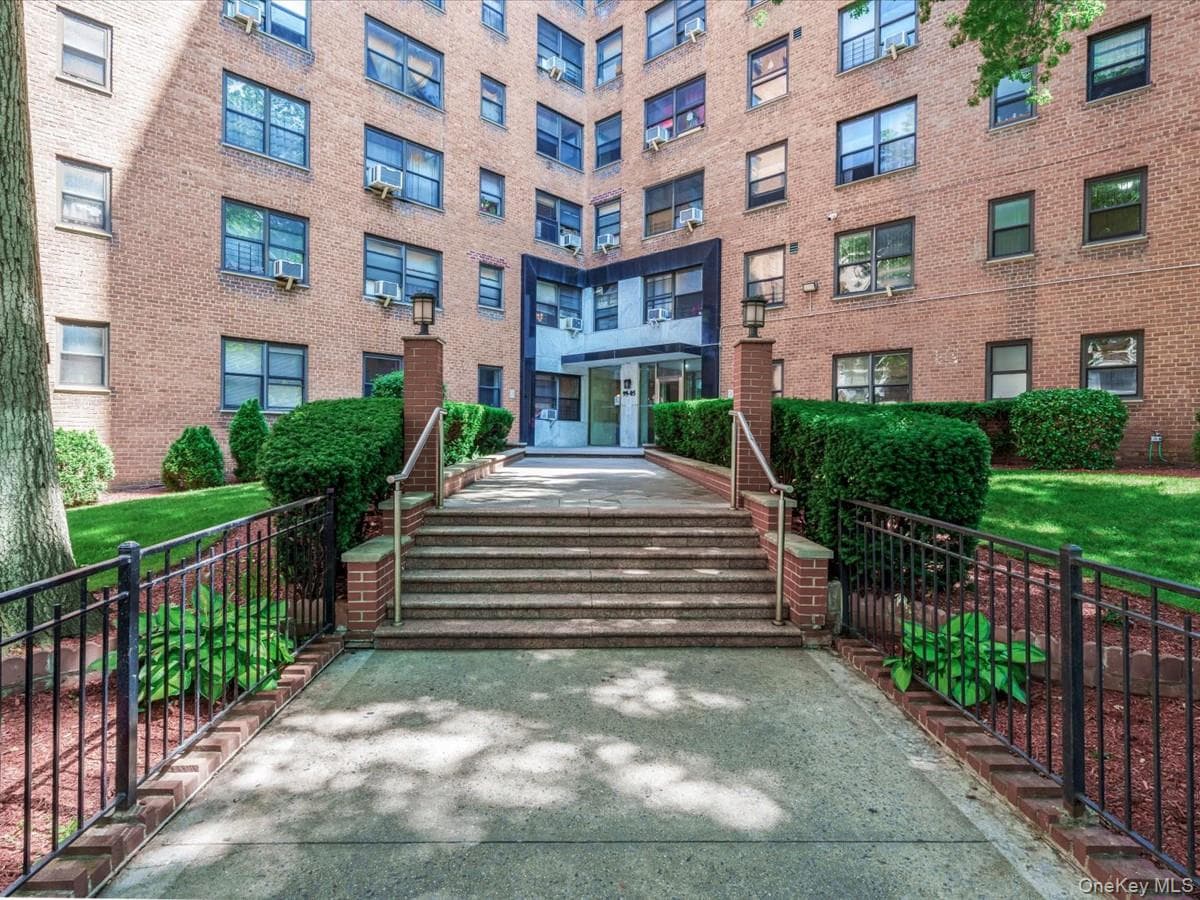 9905 63rd Drive Dr Unit: 7R thumbnail 4
