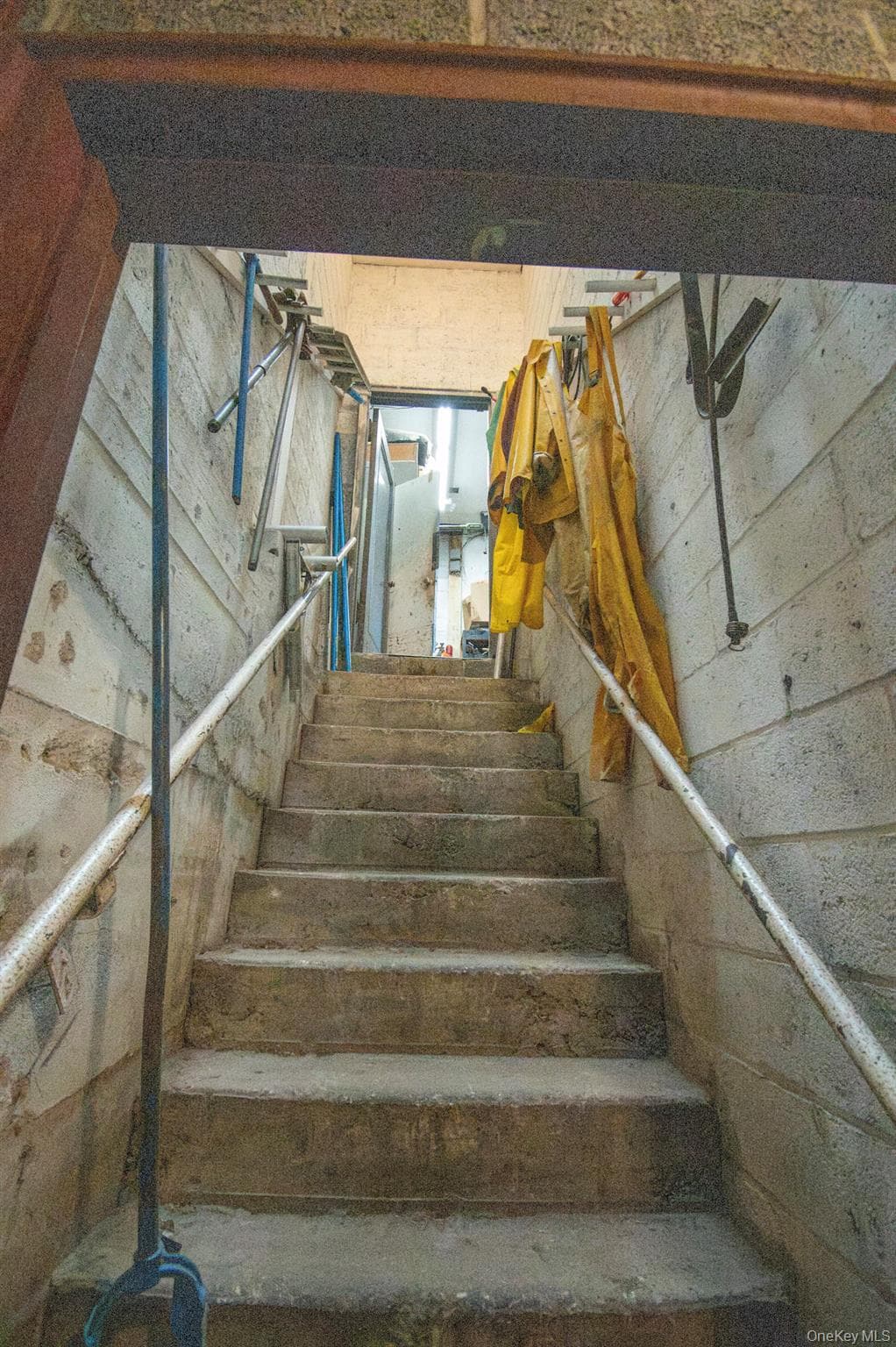 500 Merrick Road thumbnail 36