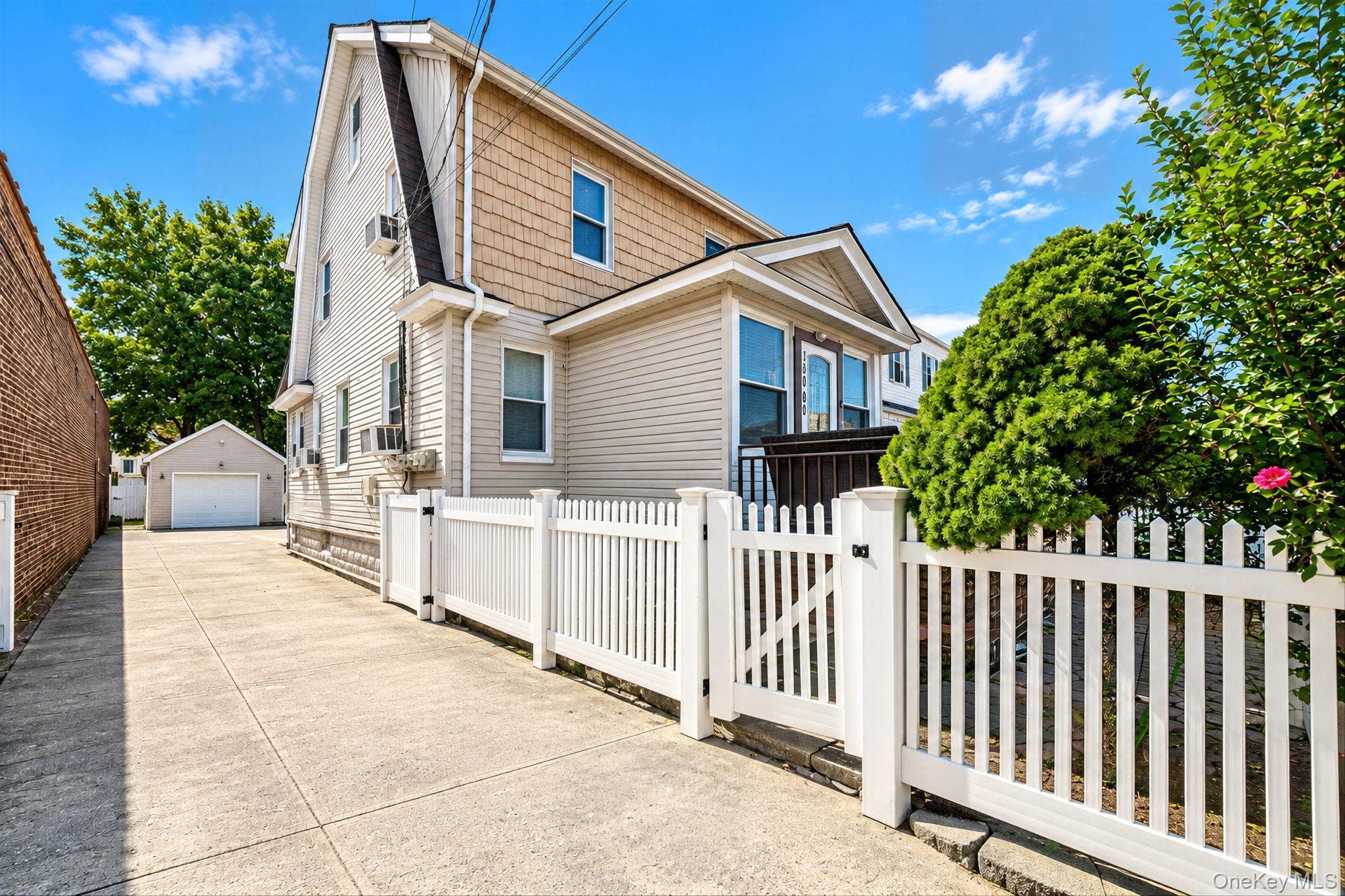 13880 Francis Lewis Boulevard thumbnail 4