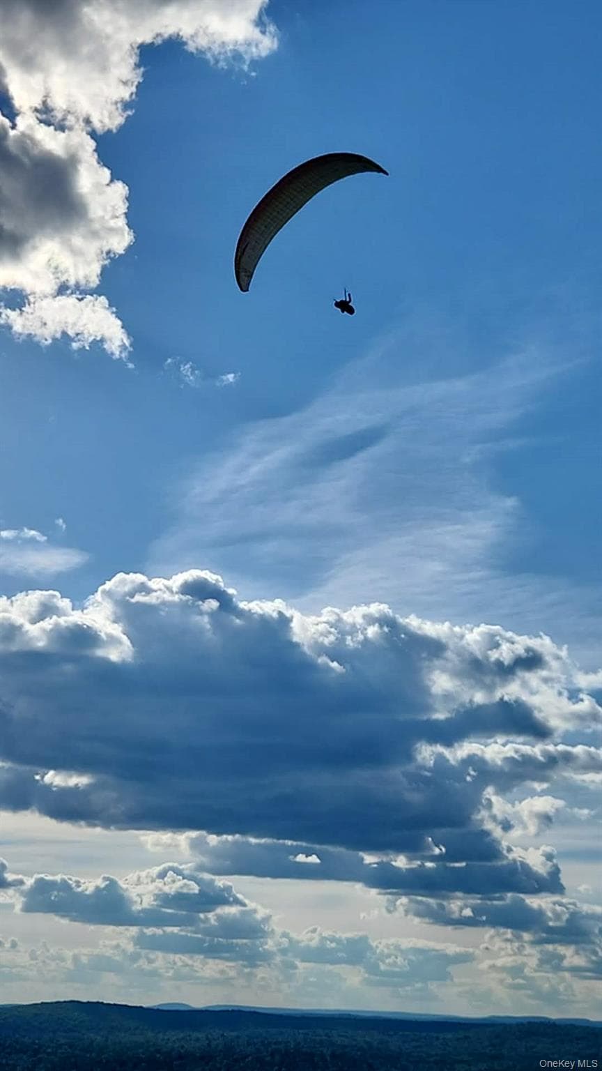 80 Hang Glider Road thumbnail 26