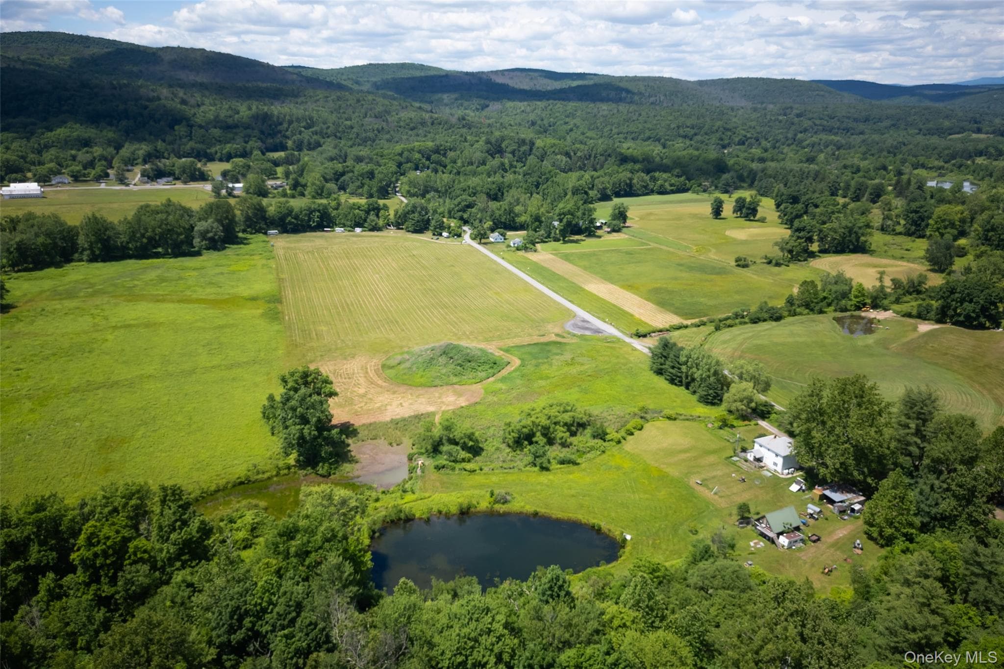 80 Hang Glider Road photo 1